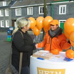 Promotern mit Luftballons